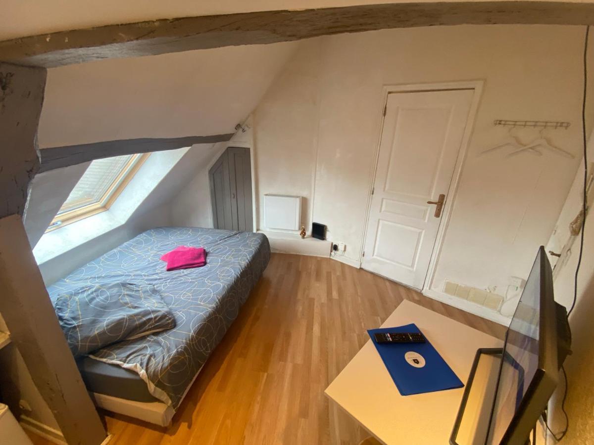 Le Nid Sous Les Toits - Fibre Wi Fi - Coeur De Ville Historique - Gare Troyes Buitenkant foto